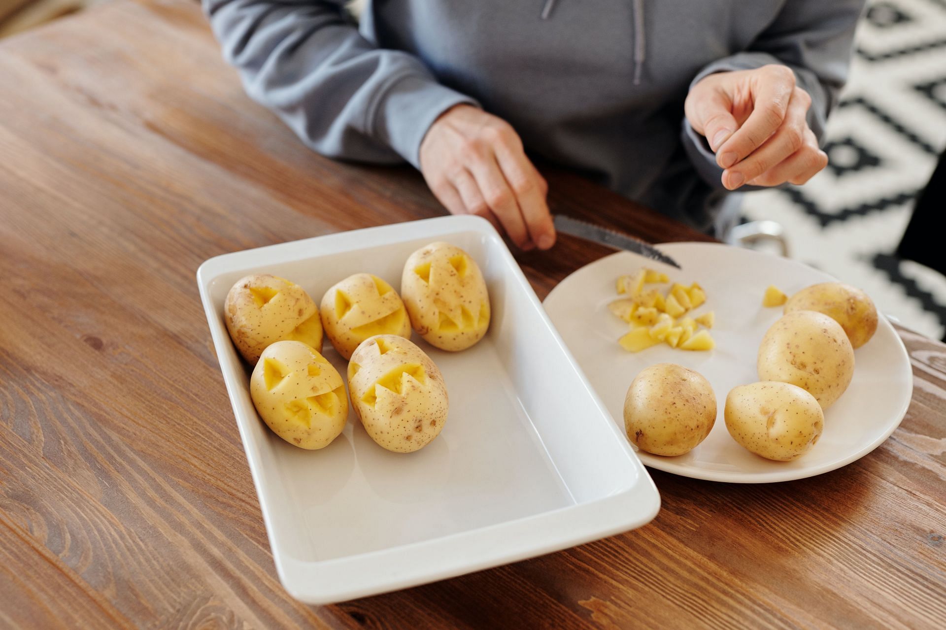 They are low in calories and high in fiber, making them a great food for weight loss (Image via Pexels)